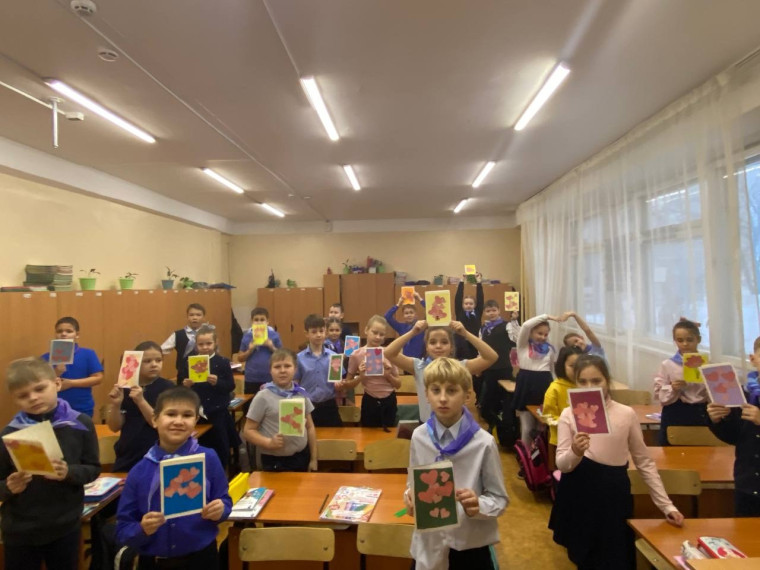 25 января участники школьного парламента провели мастер классы в начальной школе.